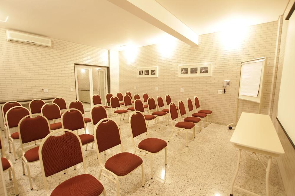 Hotel Confiance Batel クリチバ エクステリア 写真